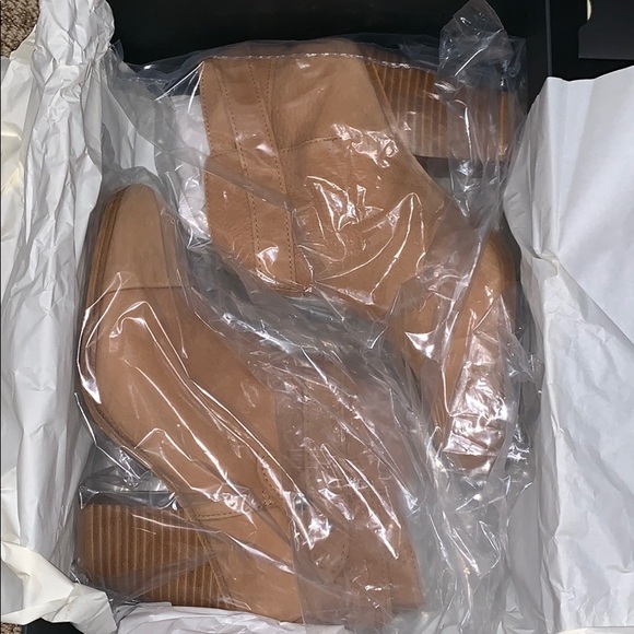 Rag & Bone Harrow Suede Booties Tan 37 NIB - Picture 7 of 9